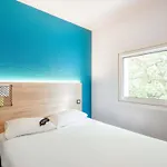 Hotelf1 Ferrand Est Hotel