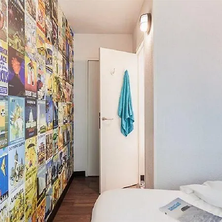 Отель Hotelf1 Ferrand Est *