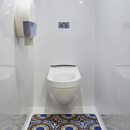 Отель Hotelf1 Ferrand Est *