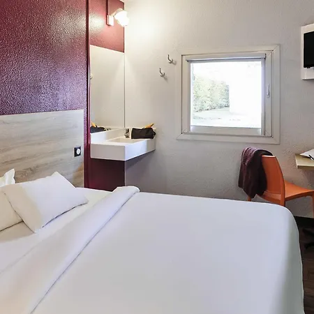 Hotelf1 Ferrand Est Hotel *