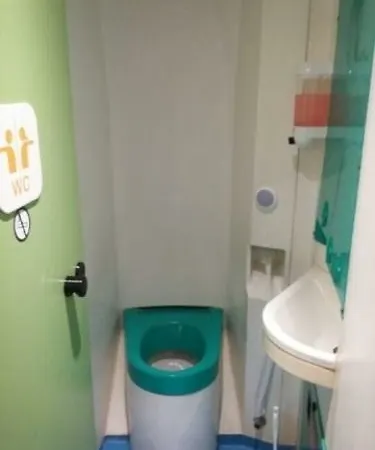Hotelf1 Ferrand Est Hotel *