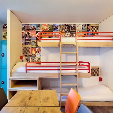 Отель Hotelf1 Ferrand Est *