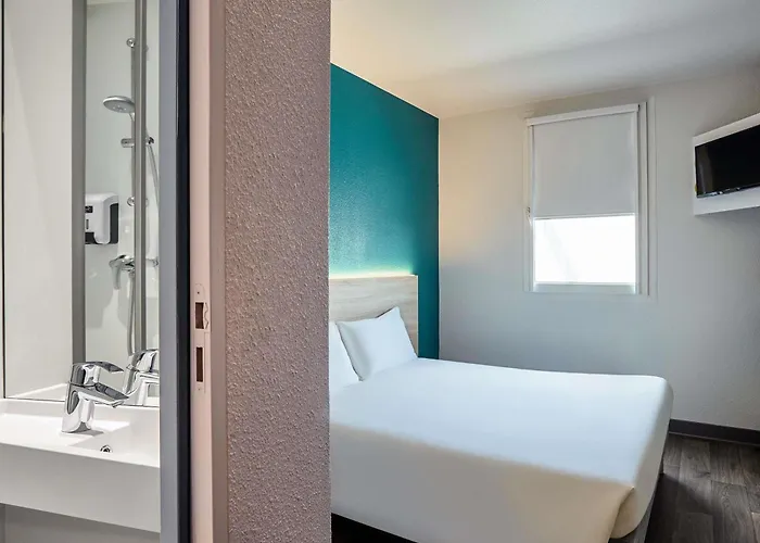 Hotelf1 Ferrand Est Hotel