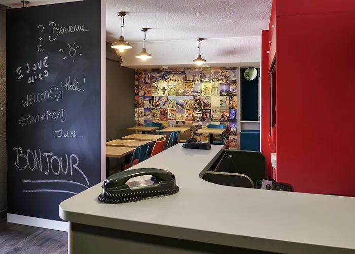 Hotelf1 Ferrand Est *