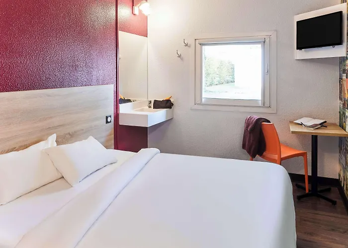 Hotelf1 Ferrand Est Hotel