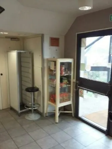 Hotelf1 Ferrand Est *