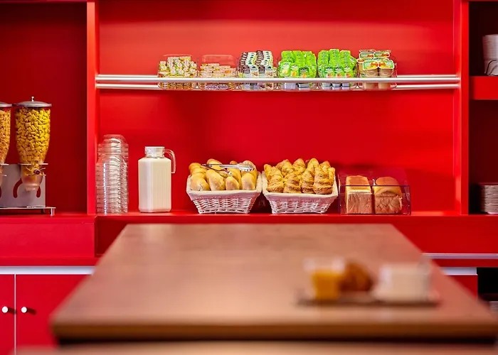 Hotelf1 Ferrand Est Hotel