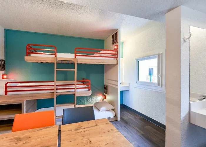 Hotelf1 Ferrand Est Hotel *